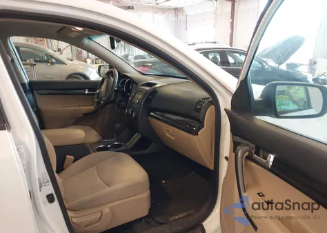 2011 Kia Sorento Lx from USA, damaged, VIN 5XYKTCA14BG042936